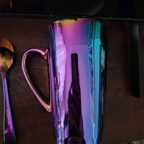 Starbucks 2022 iridescent mug & spoon set - Picture 4 of 5